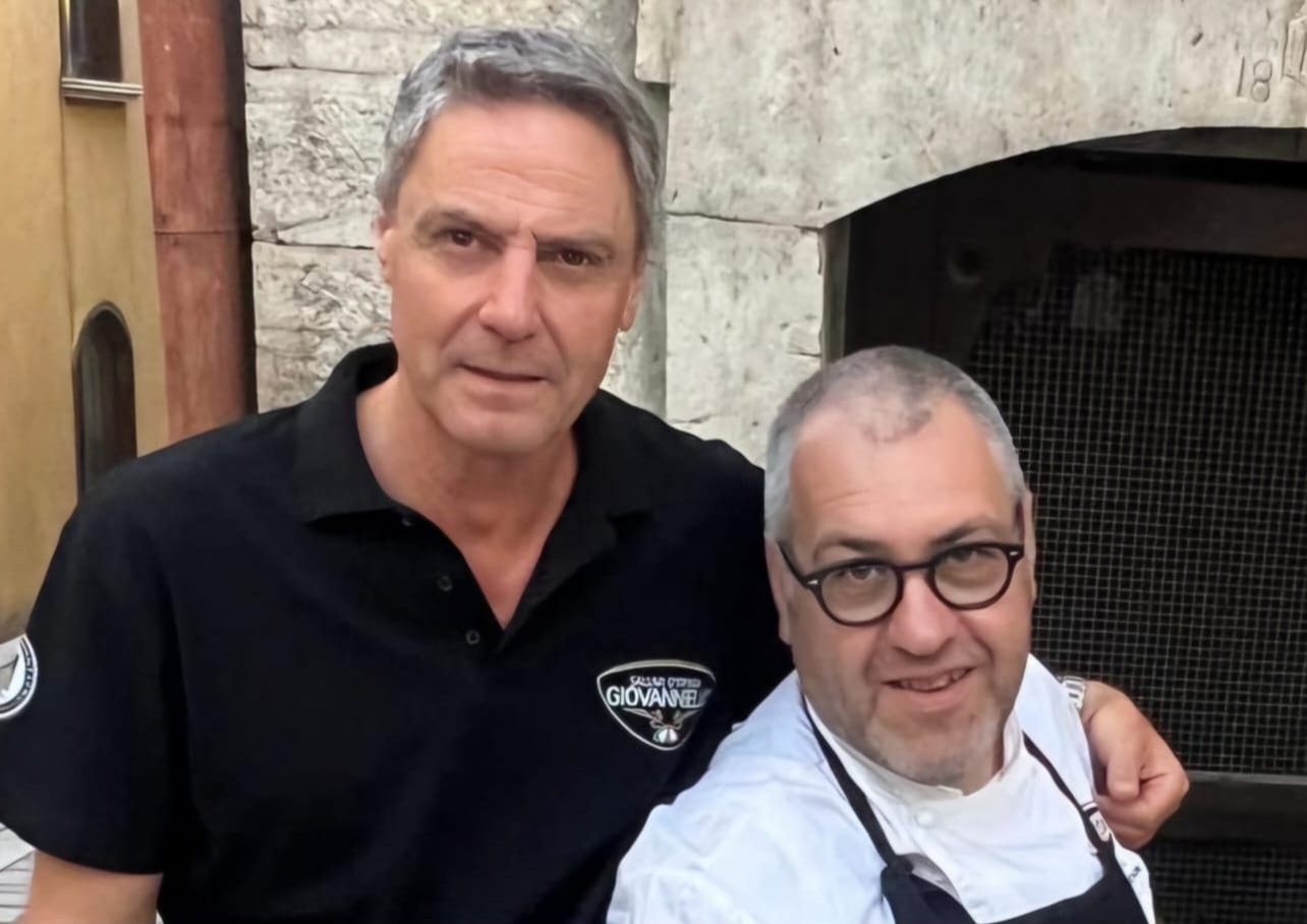 Affettando sotto le stelle: a Trevico il 17 agosto torna la festa del prosciutto stagionato in grotta